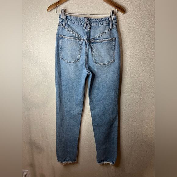 Good American Good Boy high rise straight leg slit hem jeans 4/27 - Picture 6 of 9
